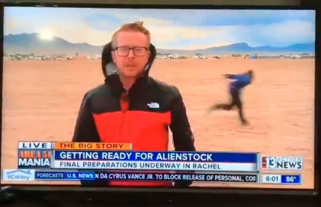 Ha llegado el día y los fans de Naruto invaden el #Area51 | #Curiosidades #Video